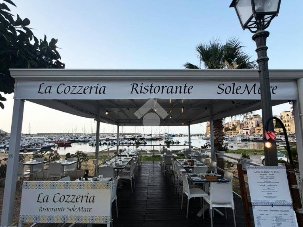 negozio in vendita a Castellammare del Golfo