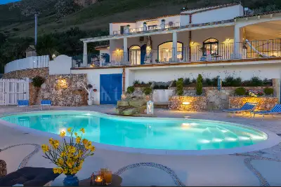 casa indipendente in vendita a Castellammare del Golfo in zona Scopello