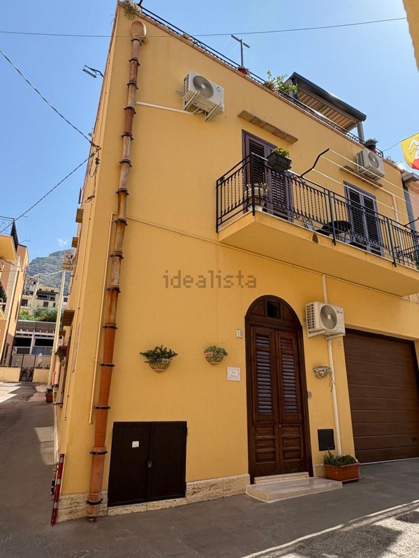 casa indipendente in vendita a Castellammare del Golfo