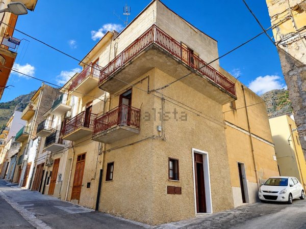 casa indipendente in vendita a Castellammare del Golfo