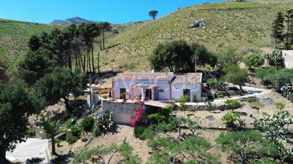 casa indipendente in vendita a Castellammare del Golfo in zona Balata di Baida