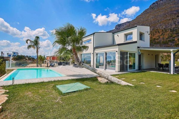 casa indipendente in vendita a Castellammare del Golfo