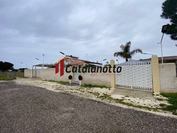 casa indipendente in vendita a Castelvetrano in zona Triscina di Selinunte