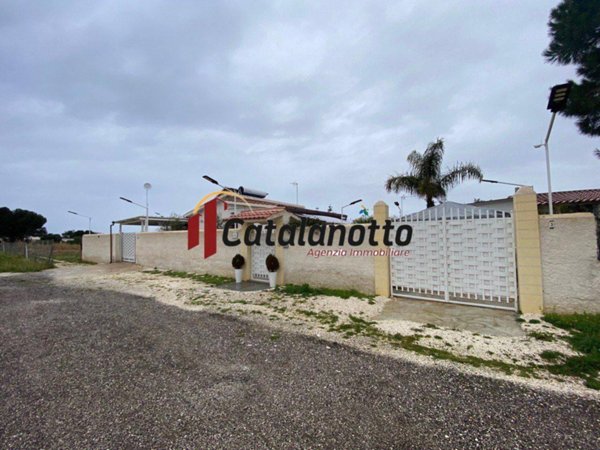 casa indipendente in vendita a Castelvetrano in zona Triscina di Selinunte