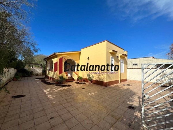 casa indipendente in vendita a Castelvetrano in zona Triscina di Selinunte