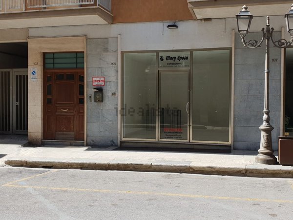 locale commerciale in vendita a Castelvetrano