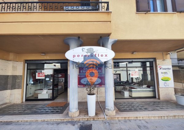 locale commerciale in vendita a Castelvetrano