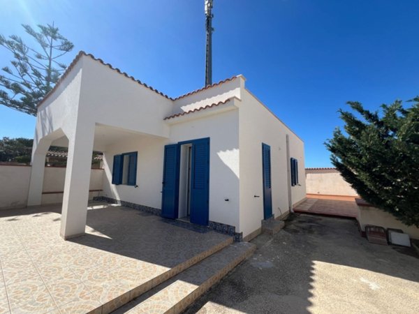 casa indipendente in vendita a Castelvetrano in zona Triscina di Selinunte