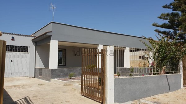 casa indipendente in vendita a Castelvetrano in zona Triscina di Selinunte