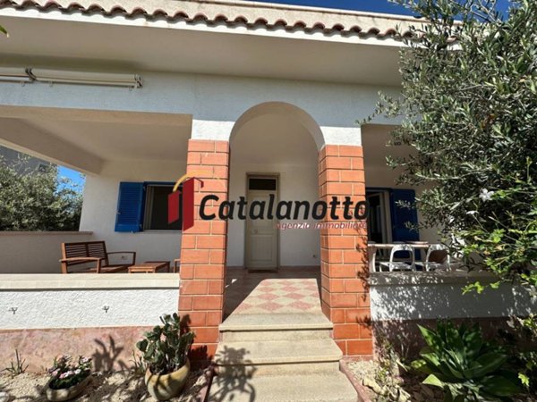 casa indipendente in vendita a Castelvetrano in zona Triscina di Selinunte