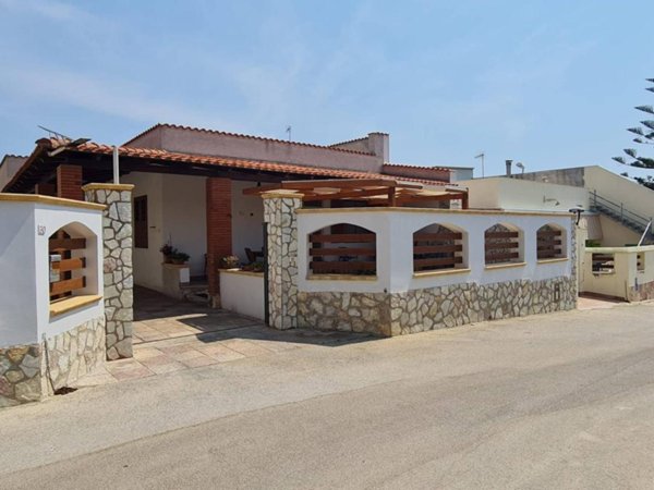 casa indipendente in vendita a Castelvetrano in zona Triscina di Selinunte