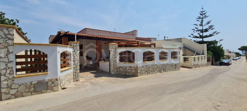casa indipendente in vendita a Castelvetrano in zona Triscina di Selinunte