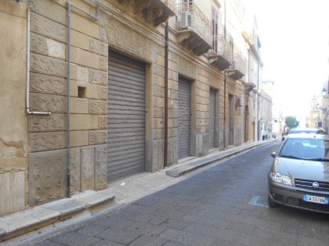 locale commerciale in vendita a Castelvetrano