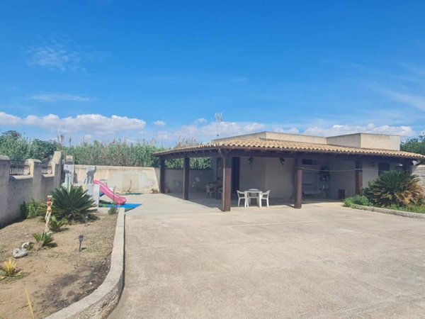 casa indipendente in vendita a Castelvetrano in zona Triscina di Selinunte