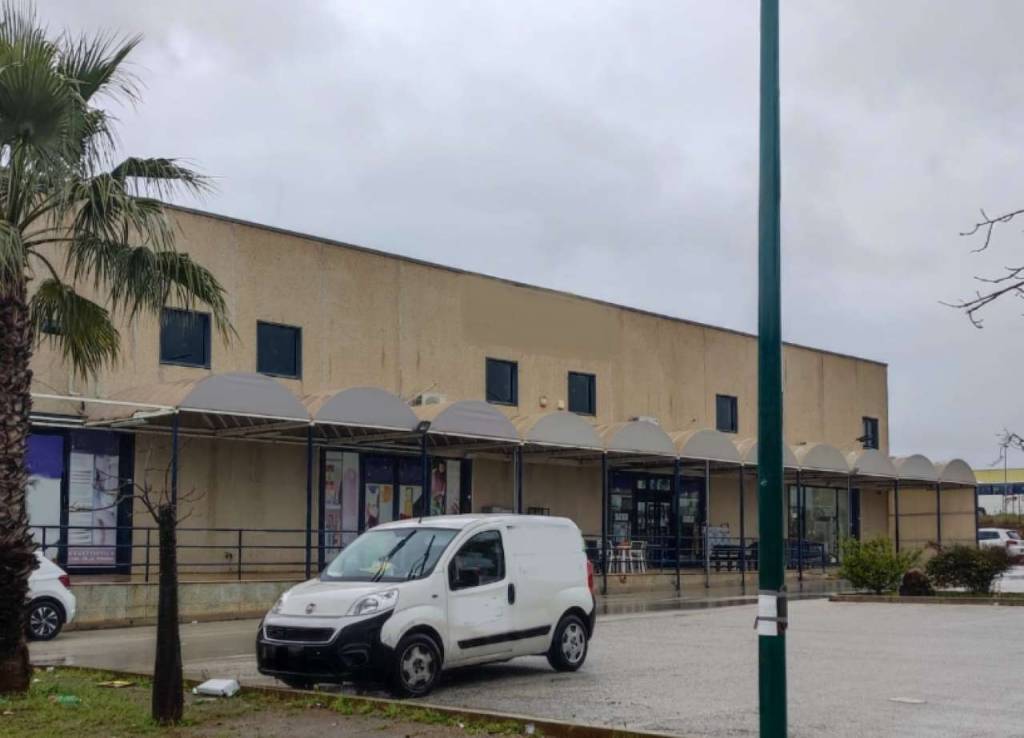locale commerciale in vendita a Castelvetrano