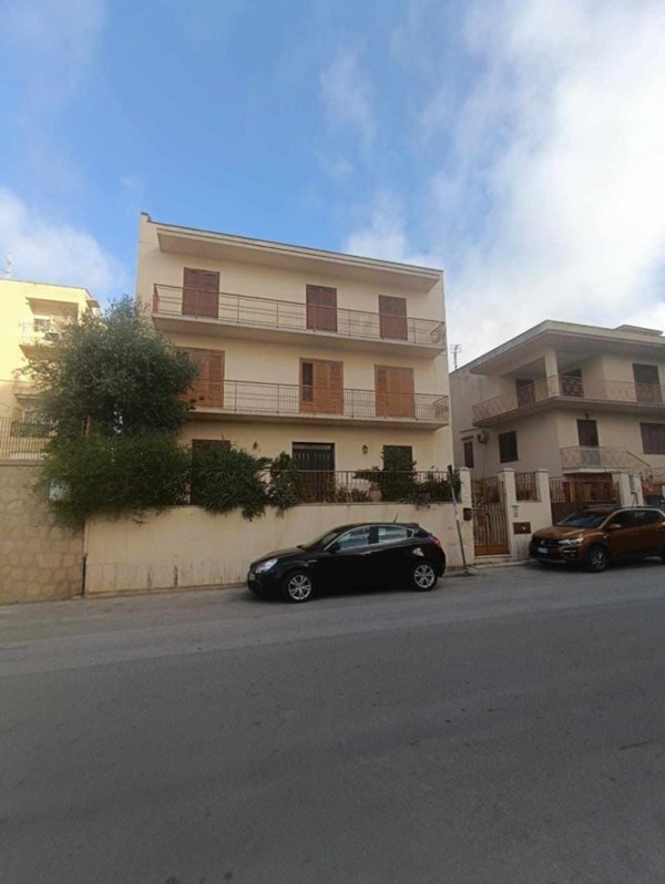 intera palazzina in vendita a Castelvetrano