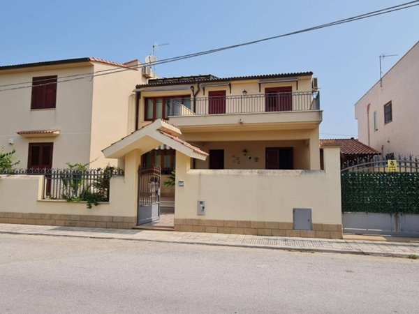 casa indipendente in vendita a Castelvetrano