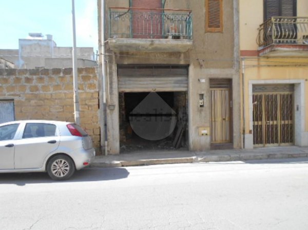 locale di sgombero in vendita a Castelvetrano