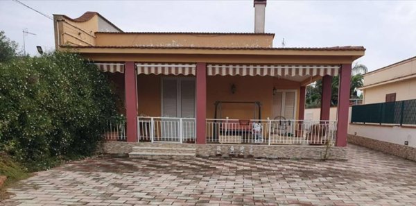casa indipendente in vendita a Castelvetrano