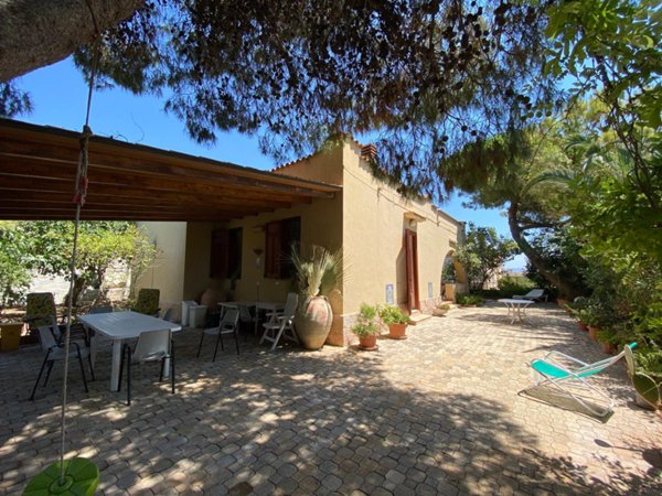 negozio in vendita a Castelvetrano in zona Marinella di Selinunte