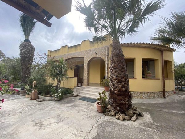 casa indipendente in vendita a Castelvetrano in zona Marinella di Selinunte