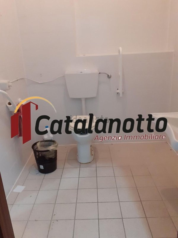 locale commerciale in vendita a Castelvetrano