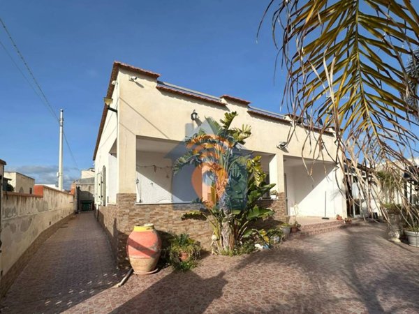 casa indipendente in vendita a Castelvetrano in zona Triscina di Selinunte