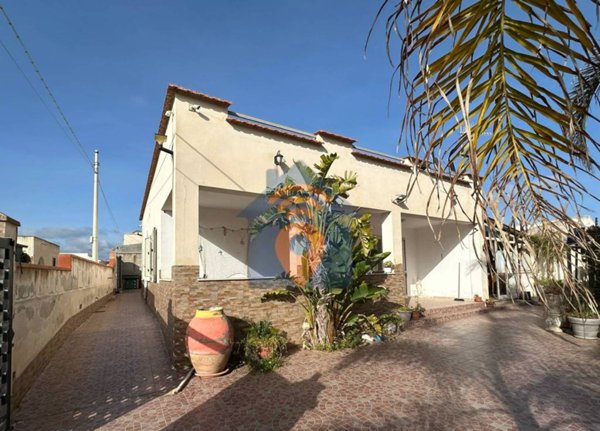 casa indipendente in vendita a Castelvetrano in zona Triscina di Selinunte