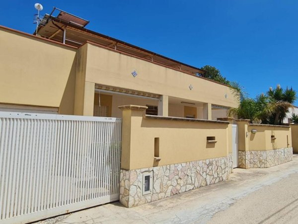 casa indipendente in vendita a Castelvetrano in zona Triscina di Selinunte