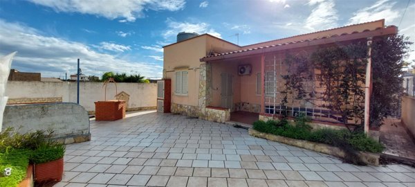 casa indipendente in vendita a Castelvetrano in zona Triscina di Selinunte