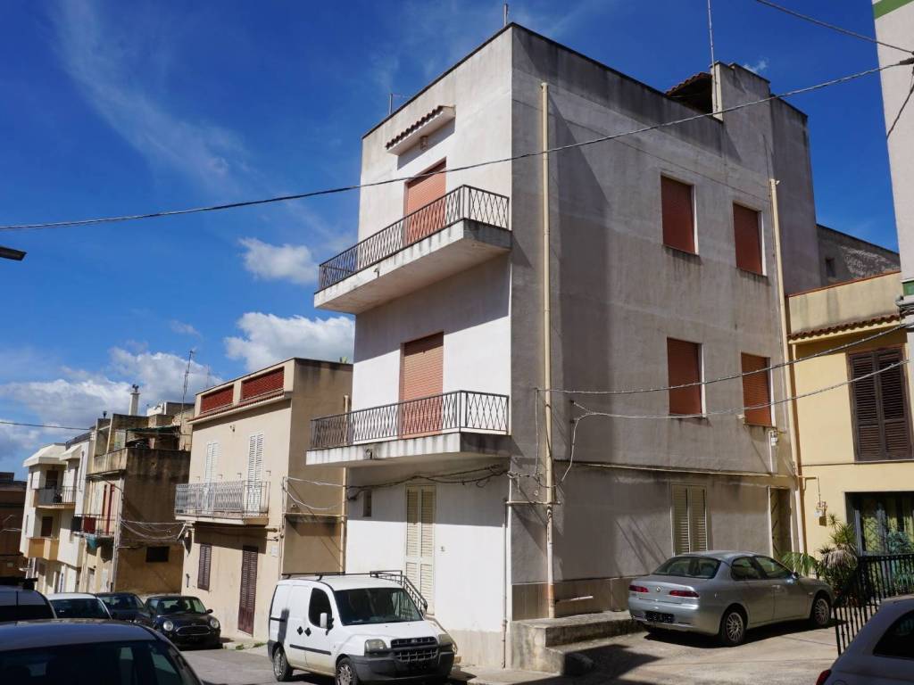 intera palazzina in vendita a Castelvetrano