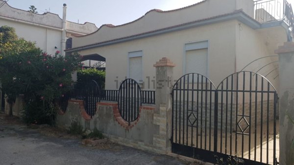 casa indipendente in vendita a Castelvetrano in zona Triscina di Selinunte