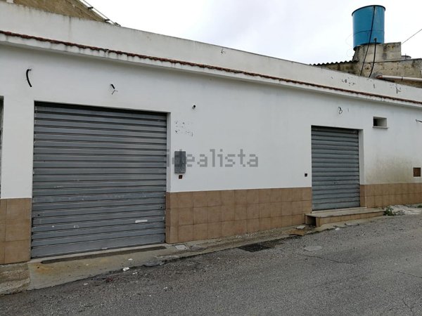locale commerciale in vendita a Castelvetrano