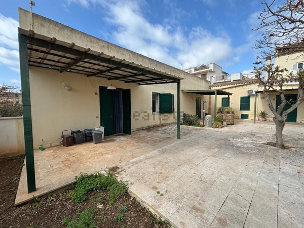 appartamento in vendita a Castelvetrano in zona Marinella di Selinunte
