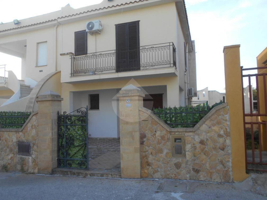 casa indipendente in vendita a Castelvetrano in zona Triscina di Selinunte