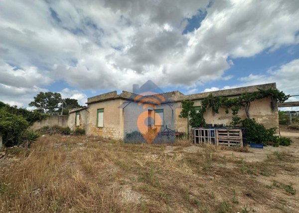 locale commerciale in vendita a Castelvetrano
