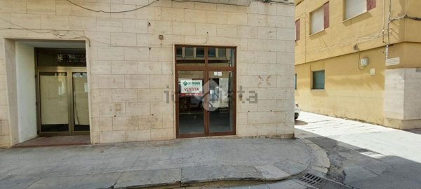 locale commerciale in vendita a Castelvetrano