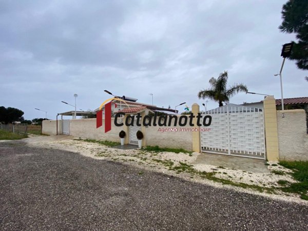 casa indipendente in vendita a Castelvetrano in zona Triscina di Selinunte