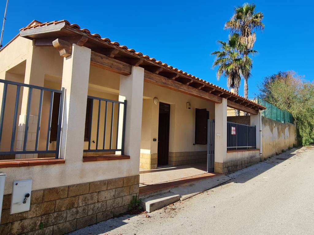 casa indipendente in vendita a Castelvetrano in zona Triscina di Selinunte