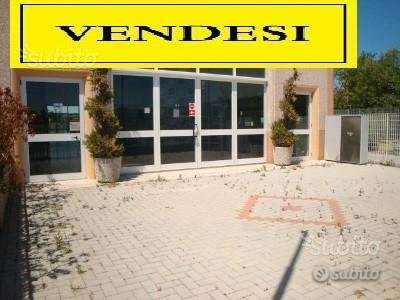 locale commerciale in vendita a Castelvetrano