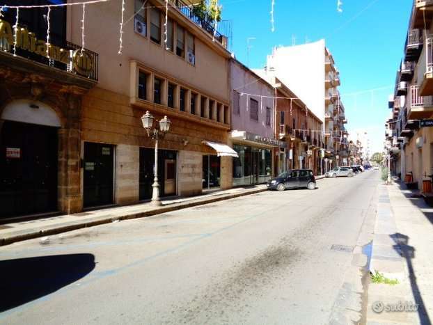 locale commerciale in vendita a Castelvetrano