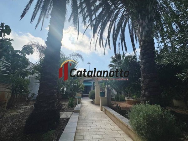 casa indipendente in vendita a Castelvetrano in zona Marinella di Selinunte