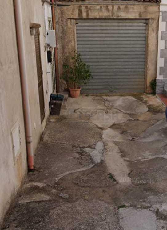 locale commerciale in vendita a Castelvetrano