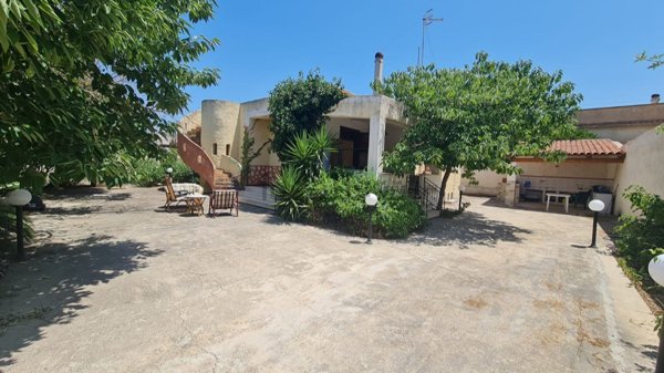 casa indipendente in vendita a Castelvetrano in zona Triscina di Selinunte
