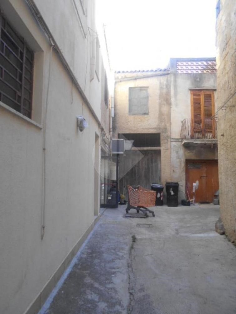 locale di sgombero in vendita a Castelvetrano