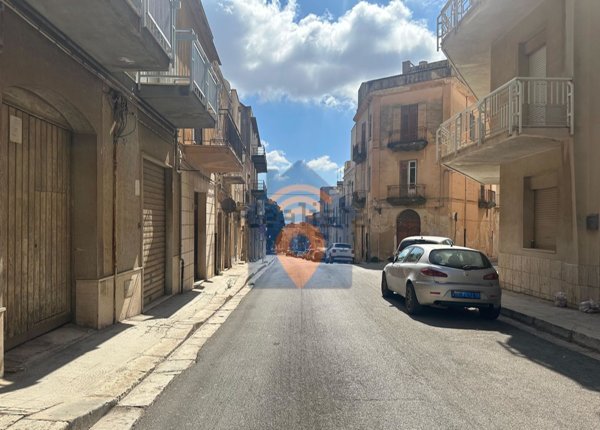 locale commerciale in vendita a Castelvetrano