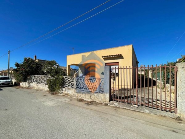 casa indipendente in vendita a Castelvetrano in zona Triscina di Selinunte