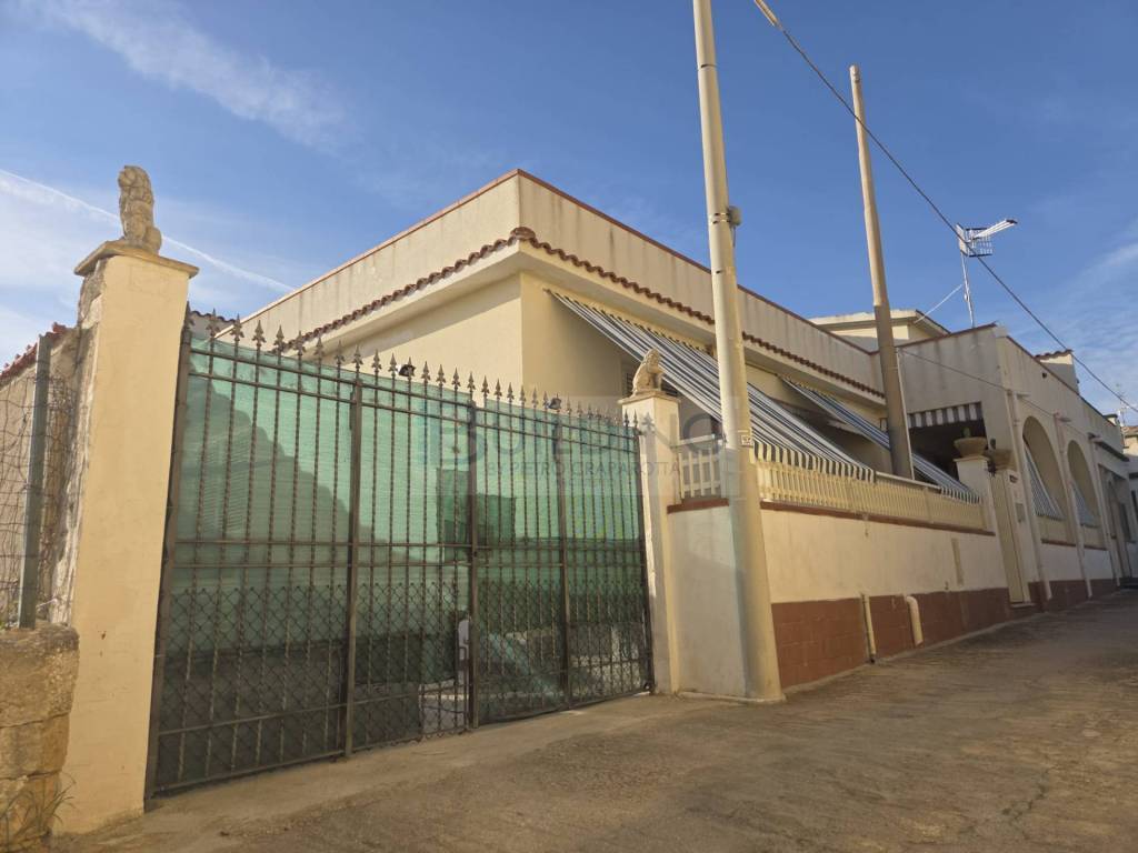 casa indipendente in vendita a Castelvetrano in zona Marinella di Selinunte