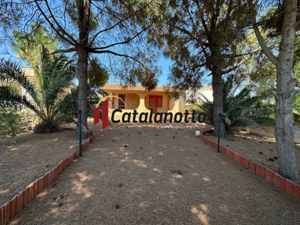 casa indipendente in vendita a Castelvetrano in zona Triscina di Selinunte