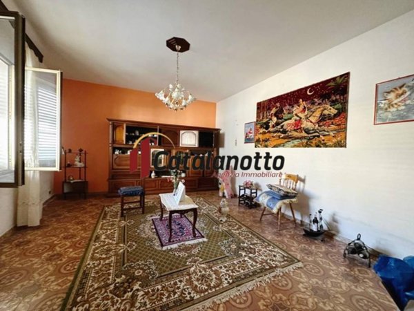 casa indipendente in vendita a Castelvetrano